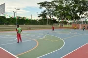 Polideportivo: Partidos en el polideportivo Los Guarataros en Arauca.